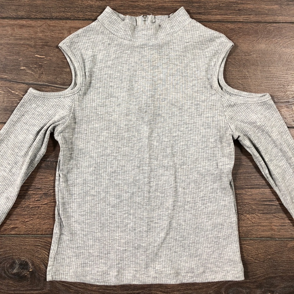 Cold Shoulder Long Sleeve Crop Top